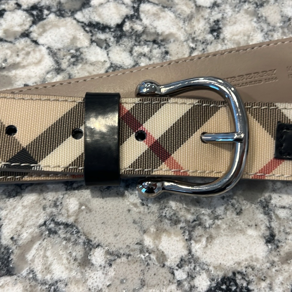 Burberry Skinny Belt - size 110/ 44/ xxl